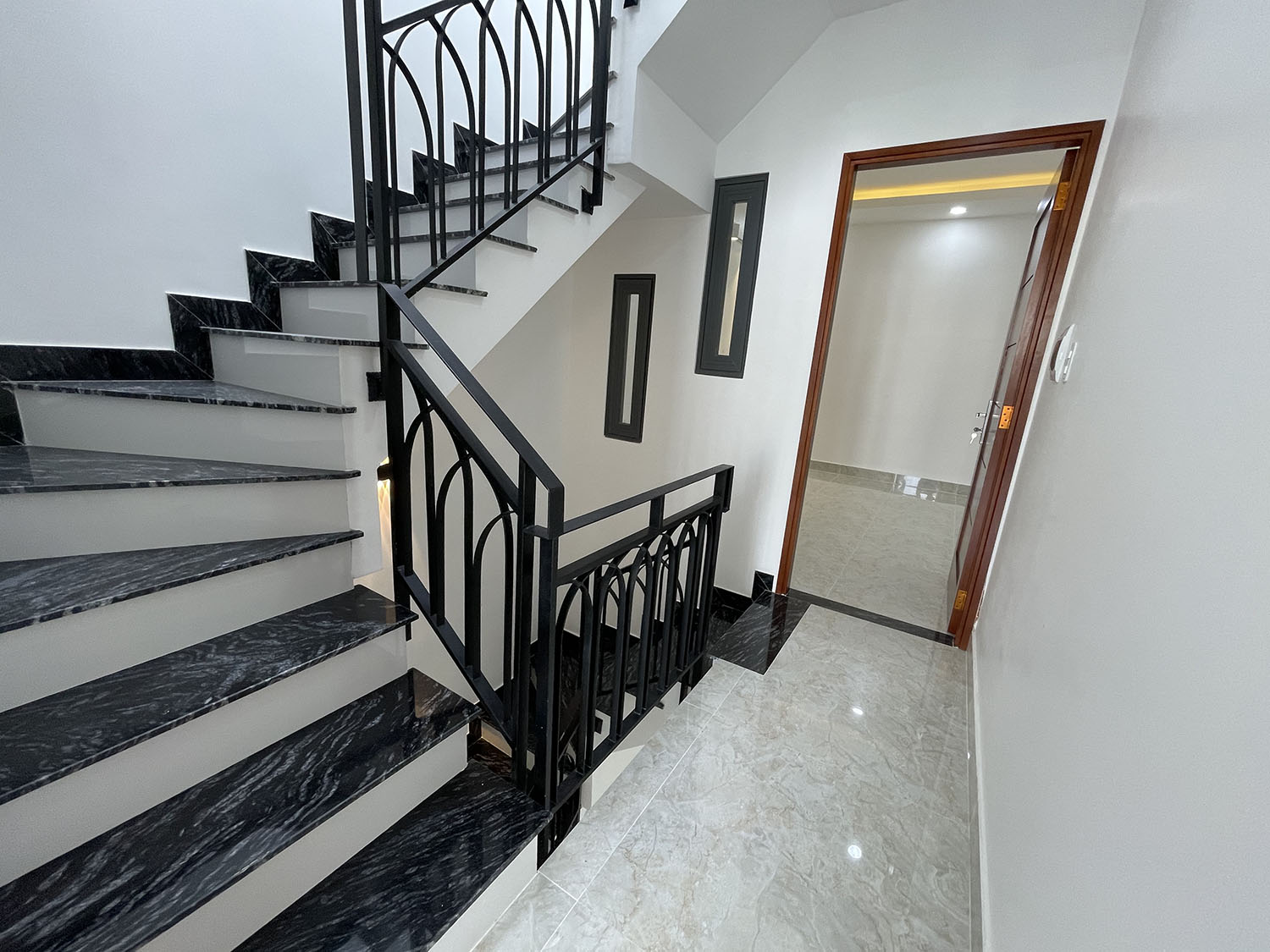 Bán nhà Đường Nguyễn Trọng Tuyển, Quận Phú Nhuận Tuyệt phẩm 4 lầu t.kế Cổ Điển PARIS PHÁP, hẻm ôtô